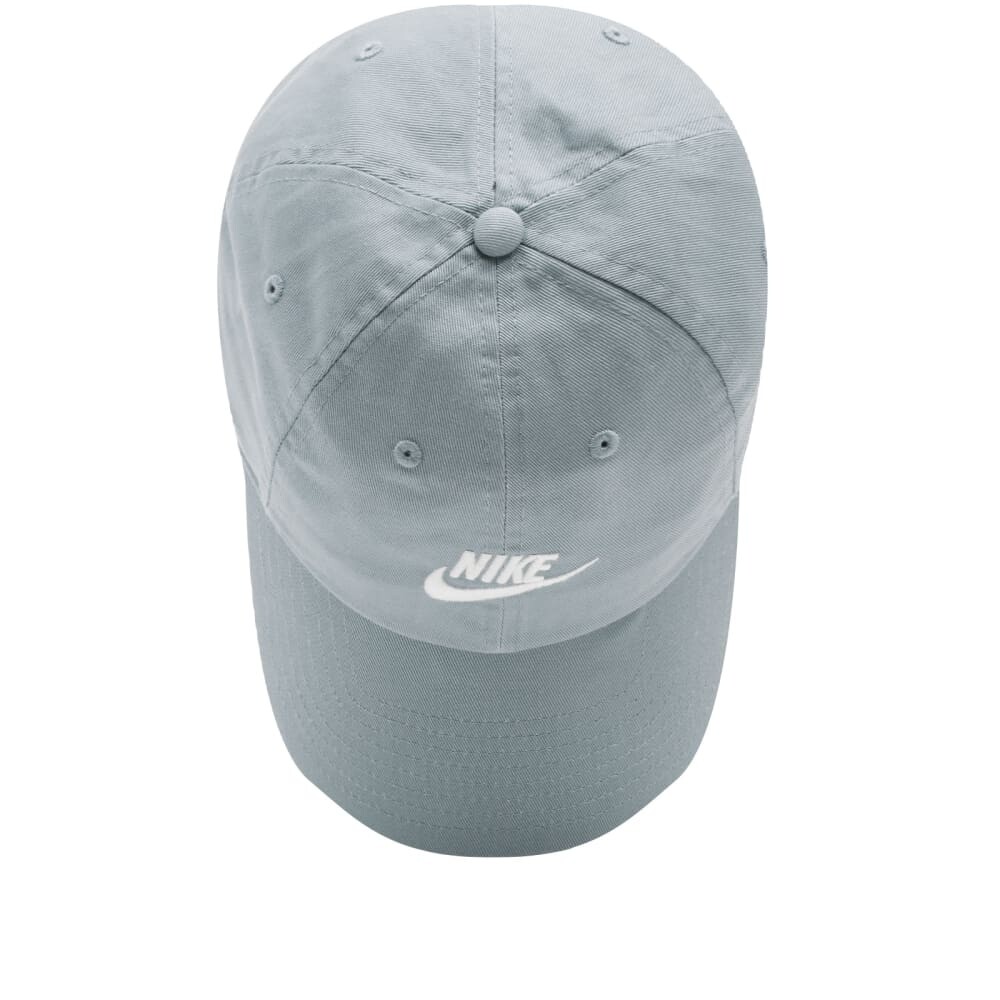 

Мытая клубная кепка Nike Futura