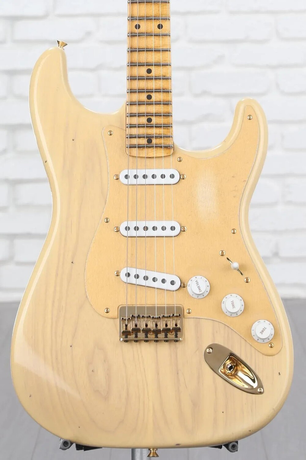 

Ограниченная серия Fender Custom Shop '55 Hardtail Stratocaster Journeyman Relic, электрогитара с классической фурнитурой Gold Closet – натуральный блондин, с кленовой накладкой на грифе