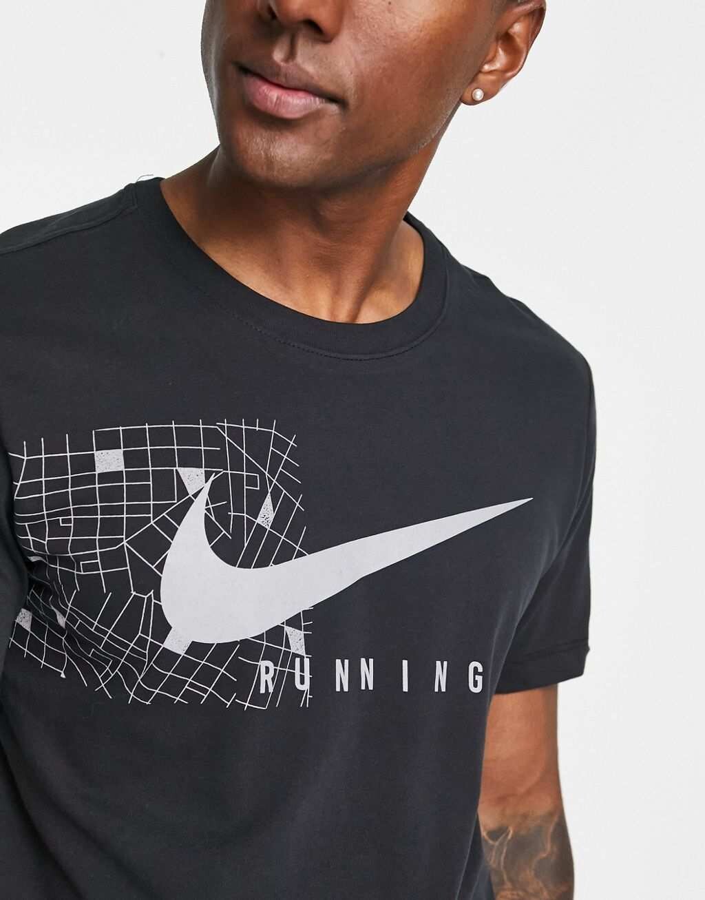 

Черная футболка со светоотражающим рисунком Nike Running Run Division Dri-FIT, Черный