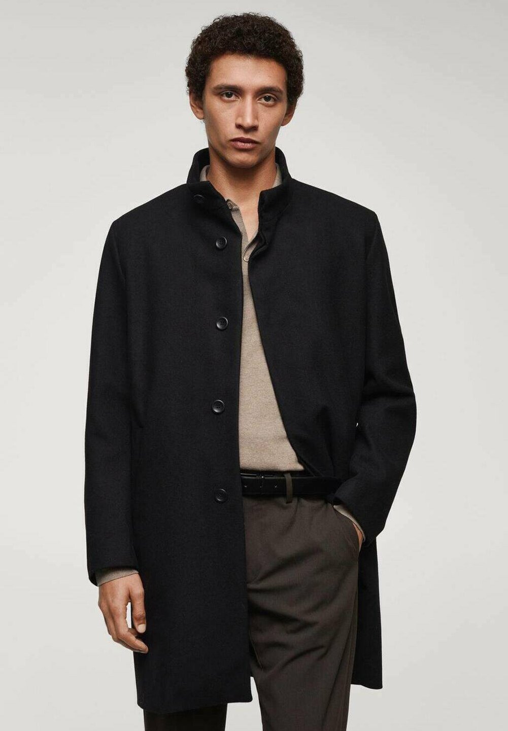

Короткое пальто Mango, цвет black