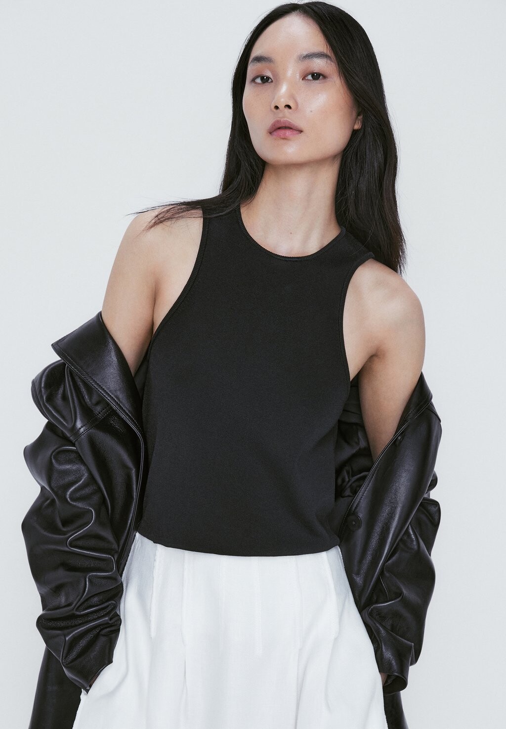 

Топ Massimo Dutti, черный