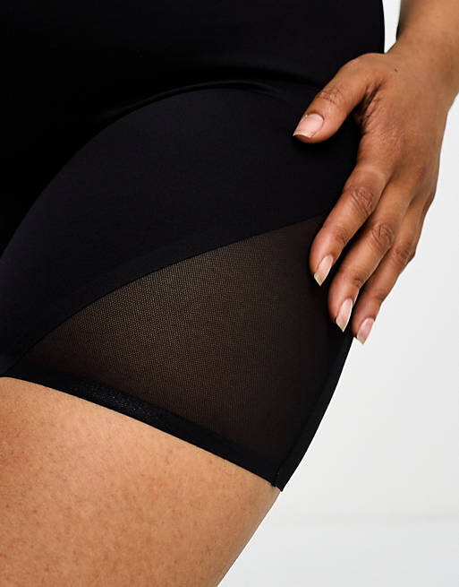 

Черные шорты средней длины с сеткой ASOS DESIGN Curve Contouring