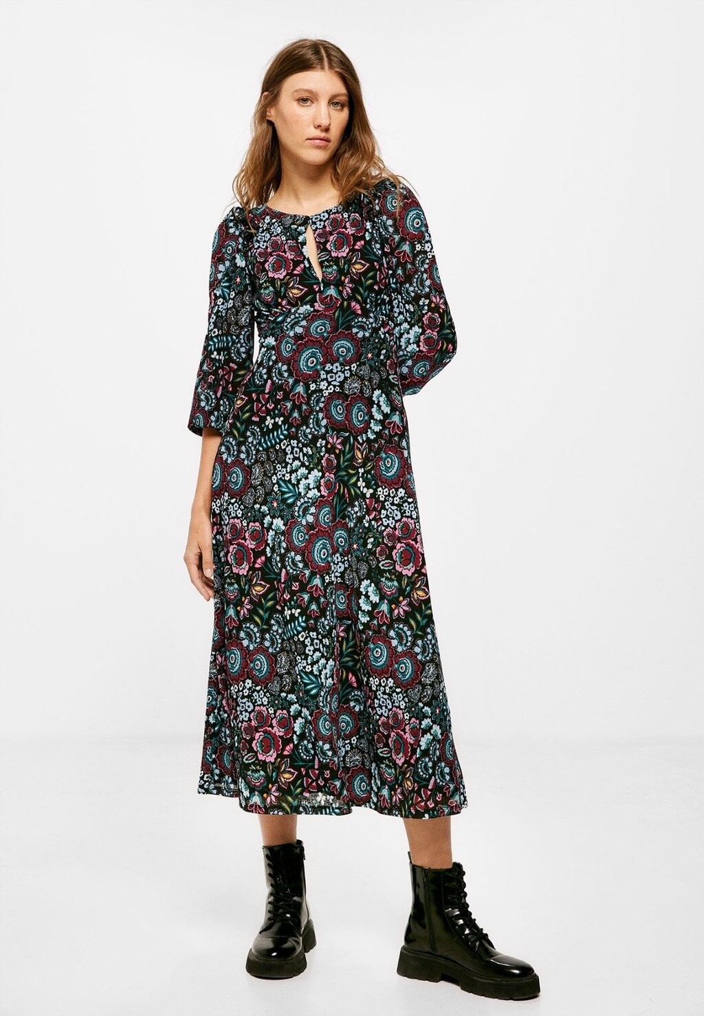 

Повседневное платье RUFFLE PRINTED MIDI Springfield, цвет multicolor