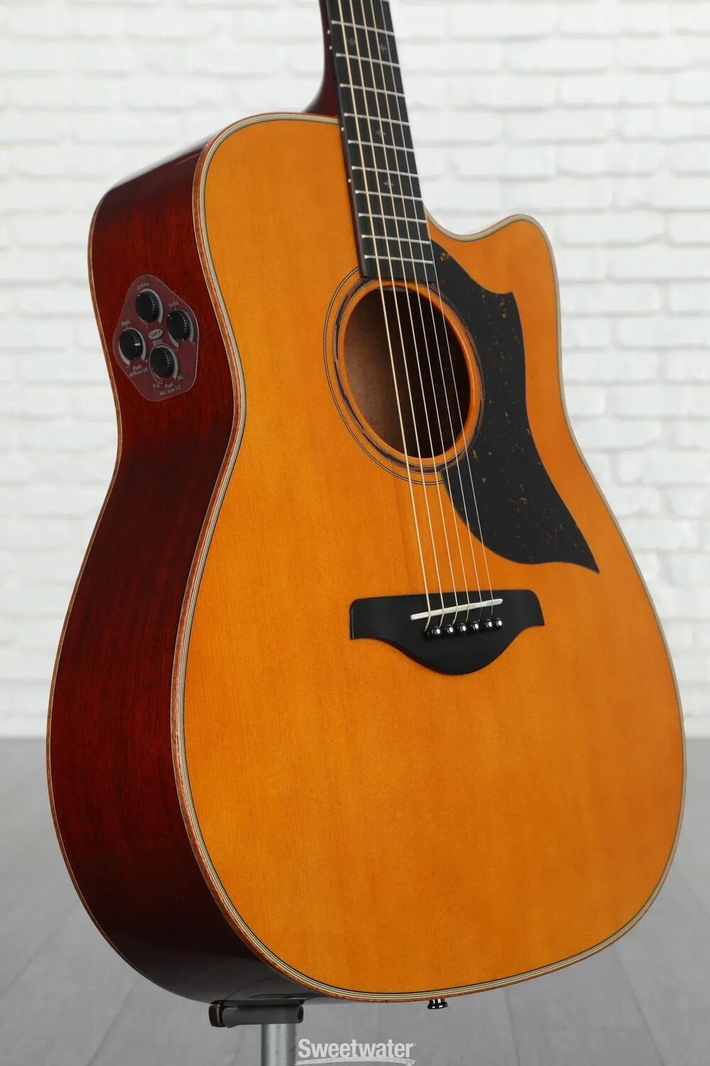 

Yamaha A5M ARE Dreadnought в разрезе — винтажный натуральный