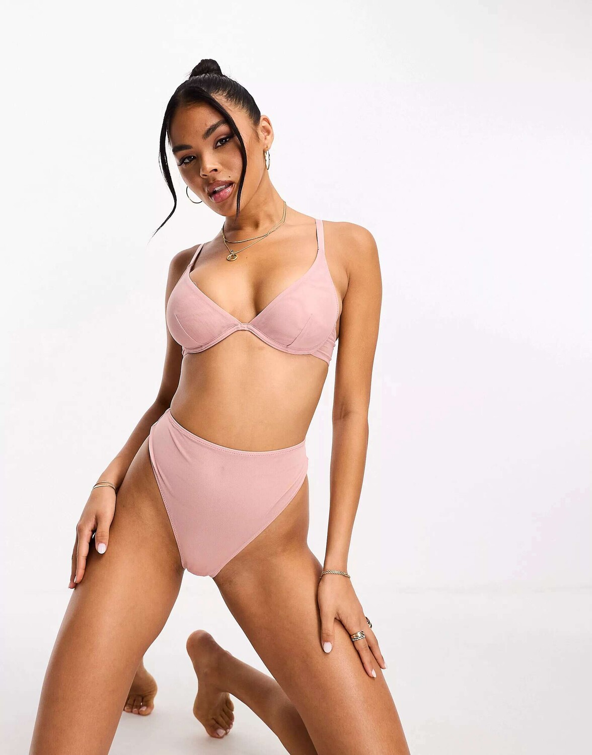 

Норковые стринги с гладкой сеткой и завышенной талией ASOS Mila