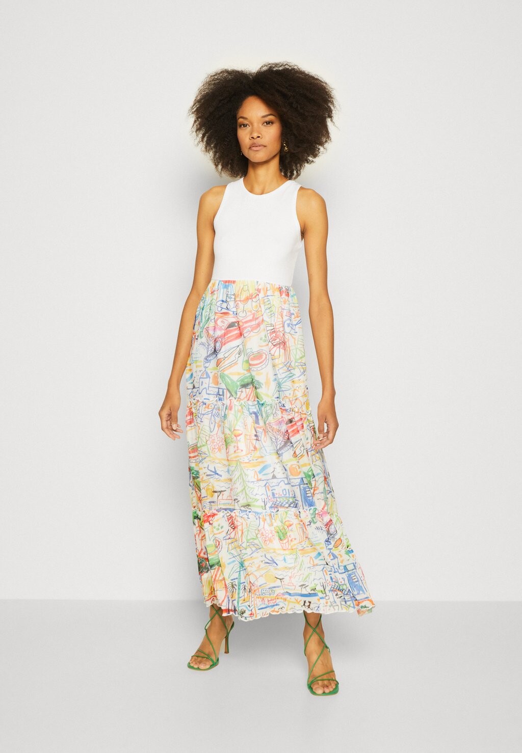

Длинное платье Desigual, белый