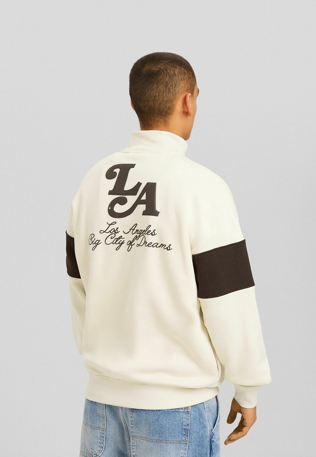 

Толстовка High Neck Zip-Up Bershka, белый