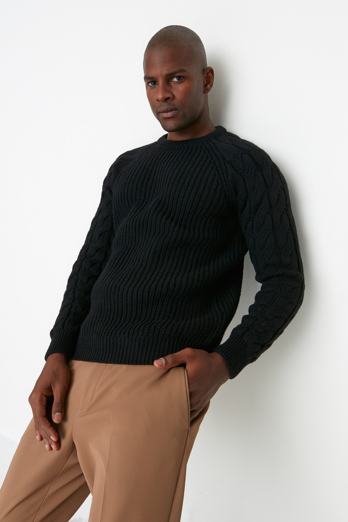 Свитер мужской Trendyol с круглым вырезом и косой, черный koan collection свитер с круглым вырезом и косой черный