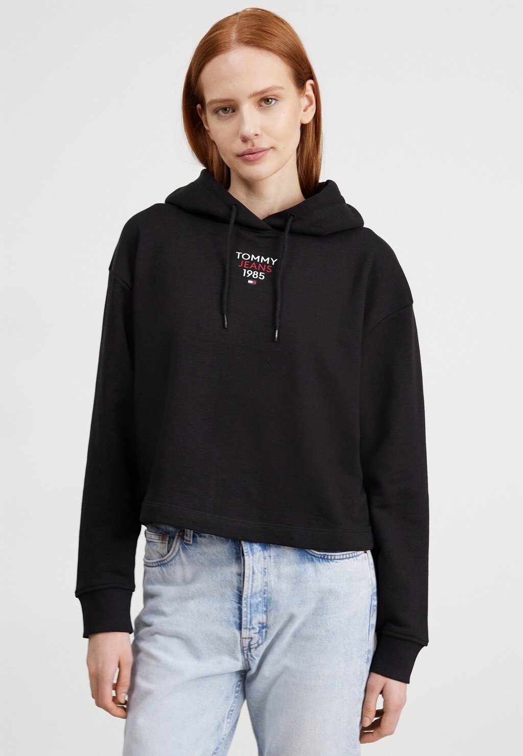 

Толстовка ESSENTIAL LOGO HOOD Tommy Jeans, черный