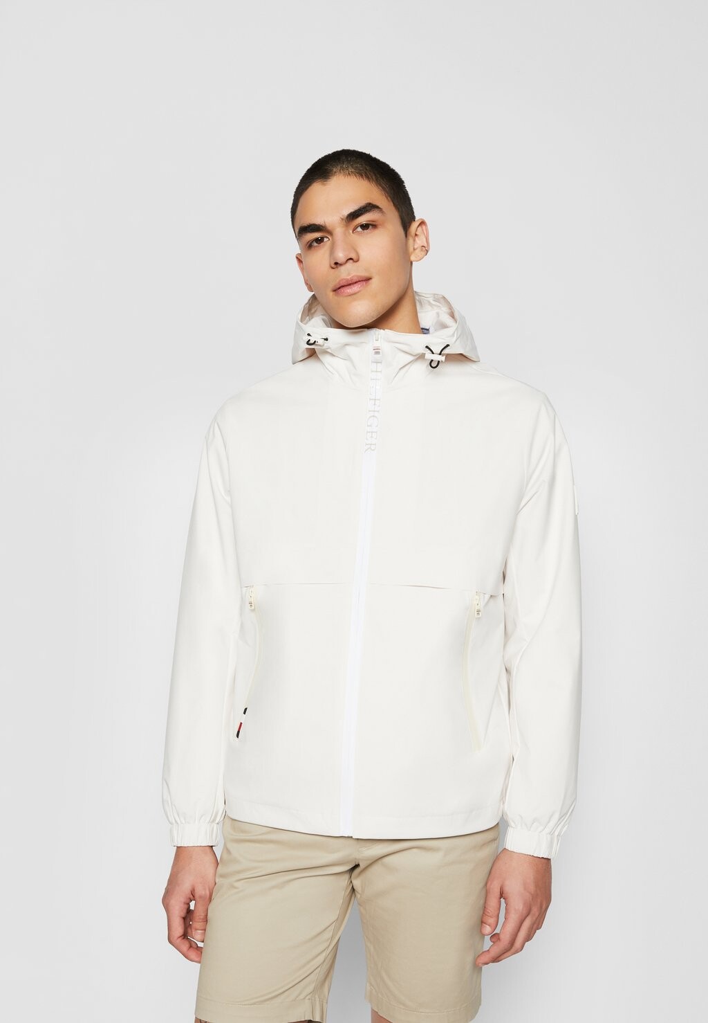 

Легкая куртка Tommy Hilfiger