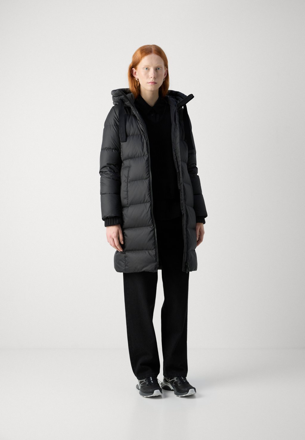 

Пуховое пальто COAT WITH HOOD WELT POCKETS DRAWSTRING AT HOOD TUNNEL Marc O'Polo, черный