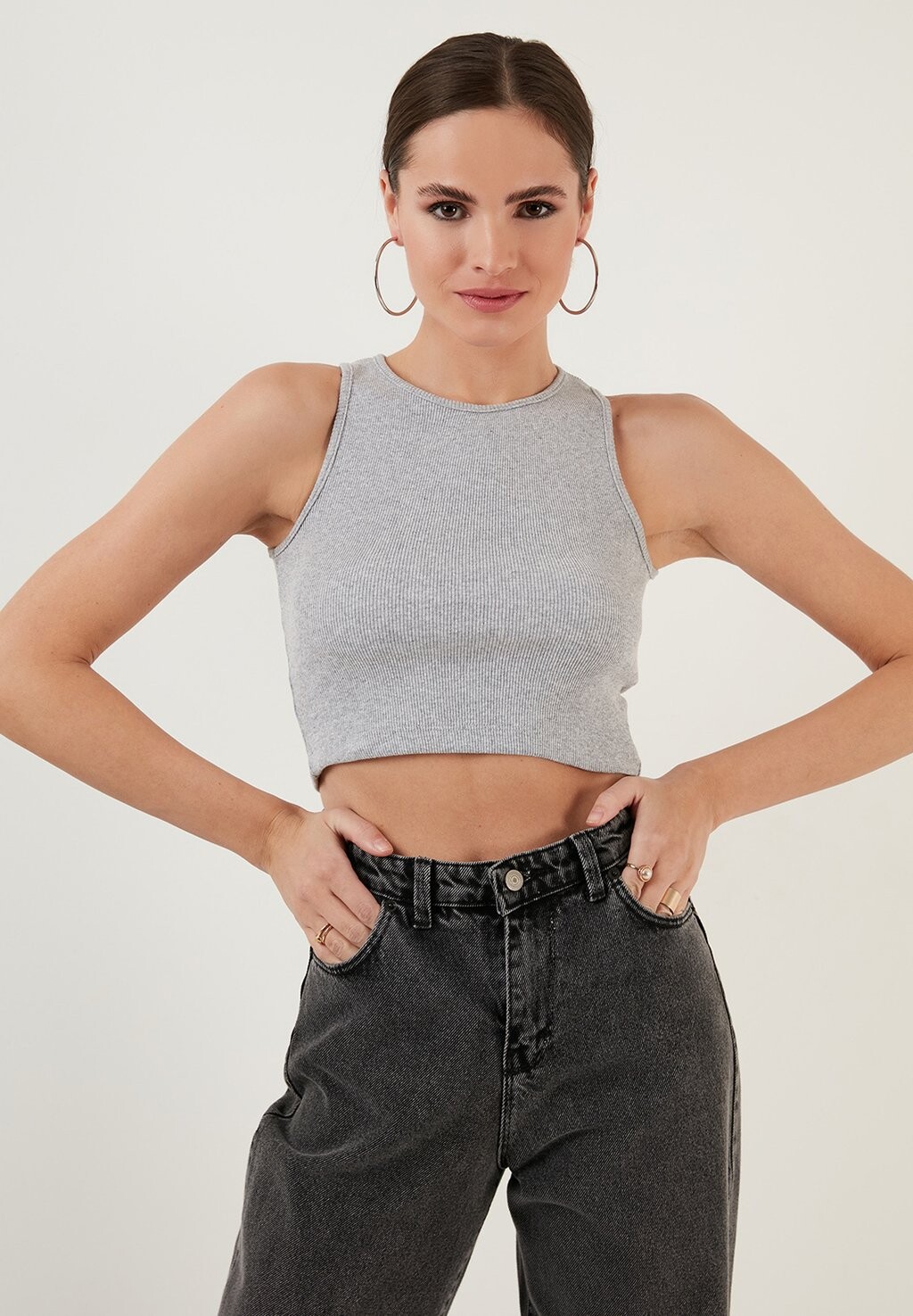 

Топ LELA