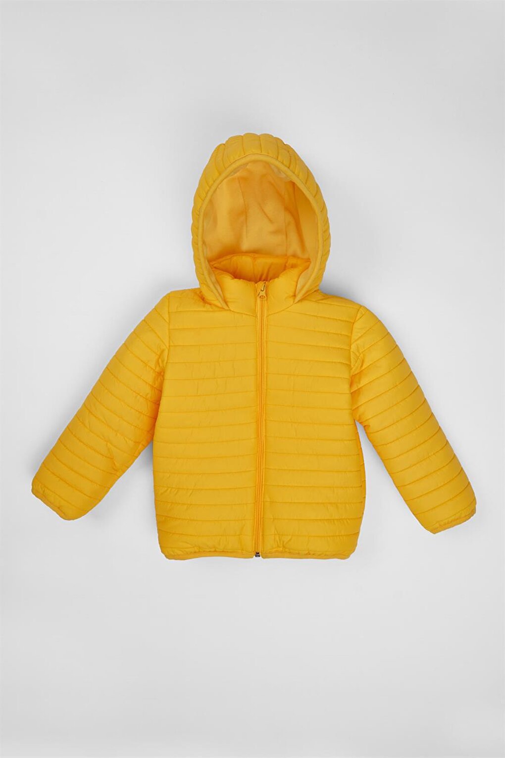 цена Желтое пальто с капюшоном для мальчика с флисовой подкладкой Zepkids