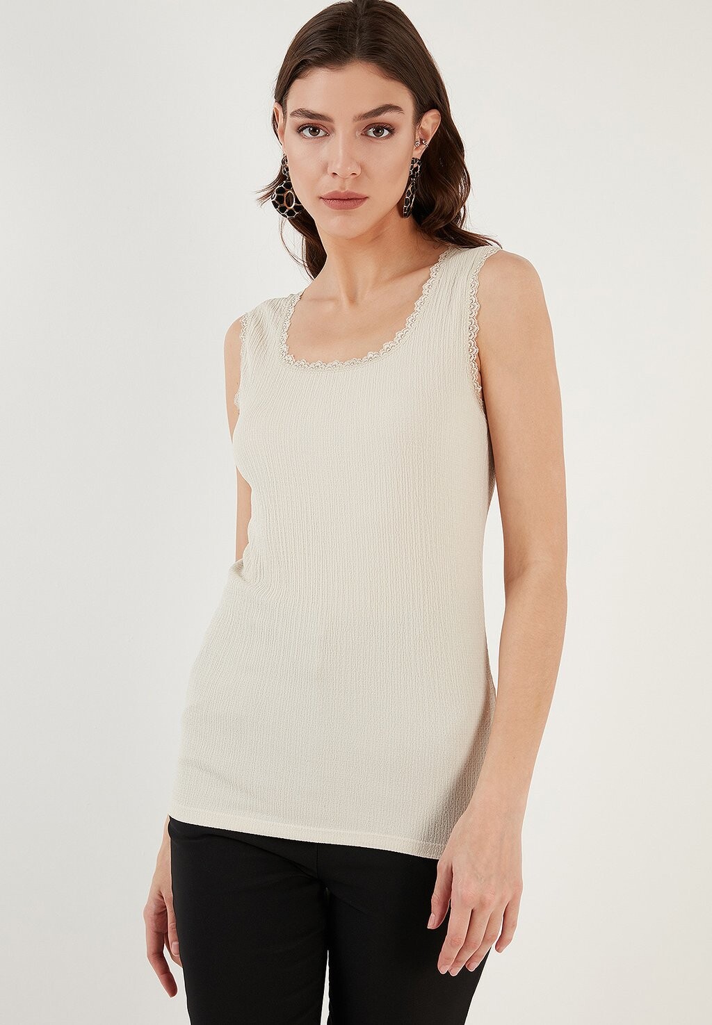 

Топ LELA