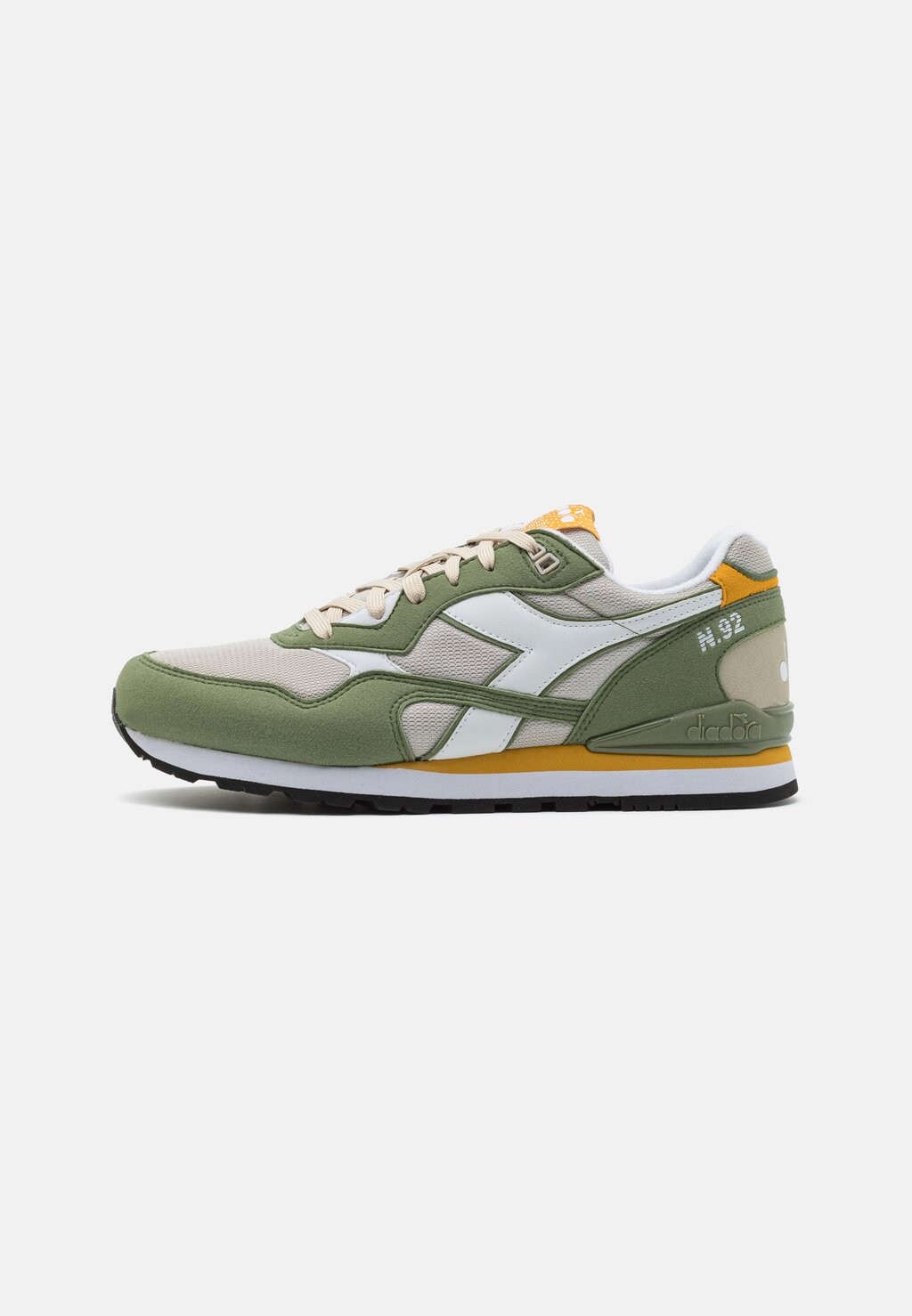

Кроссовки Diadora