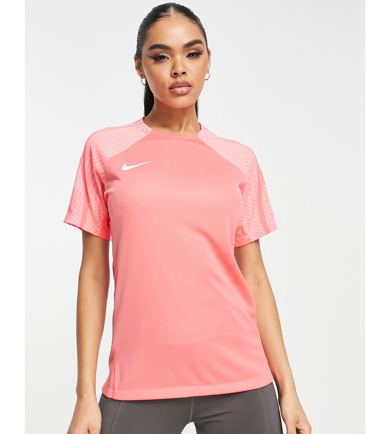 

Кораллово-розовая футболка с узкими вставками Nike Football Strike, Розовый