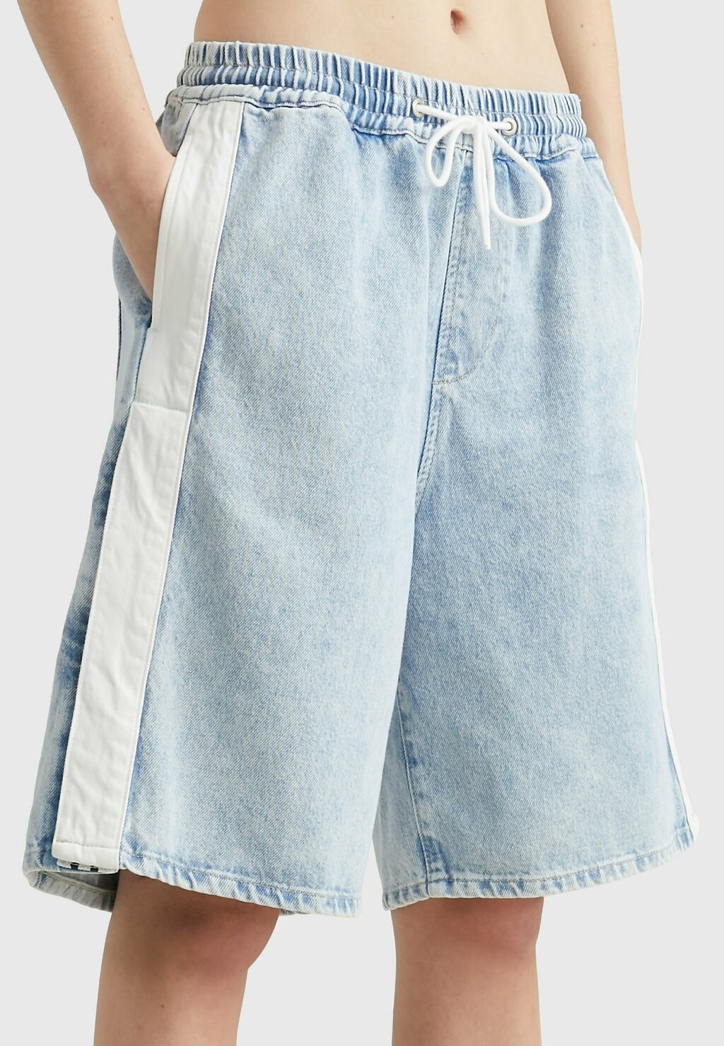 

Джинсовые шорты Tommy Jeans