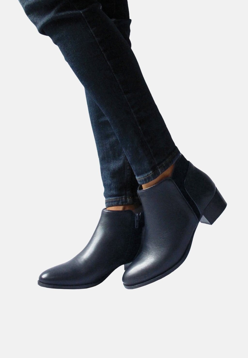

Ботильоны MEDIUM HEEL Jules & Jenn, цвет Navy Blue