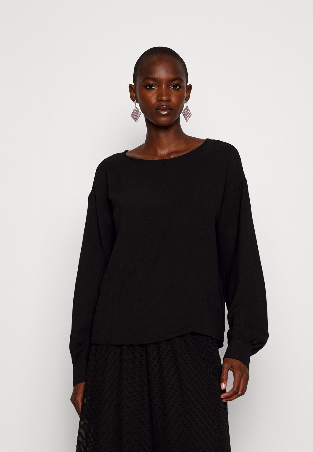 

Блузка Vero Moda, черный