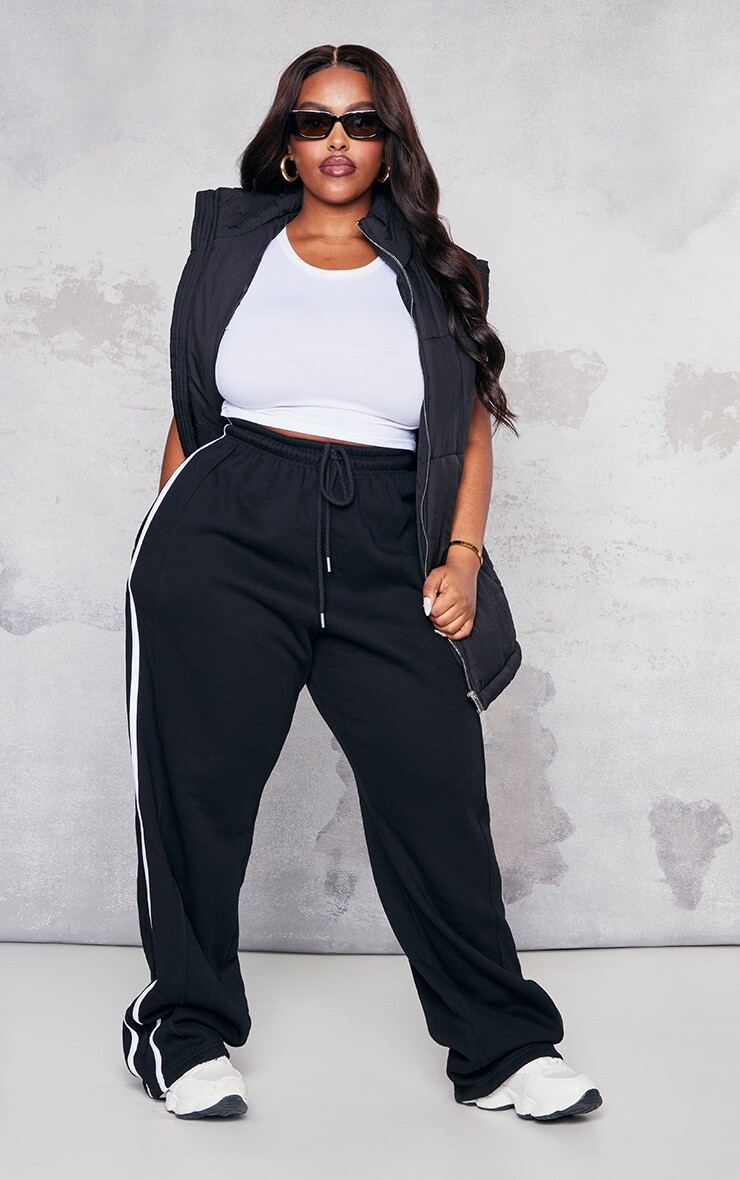

PrettyLittleThing Плюс черные джоггеры с двусторонней полоской