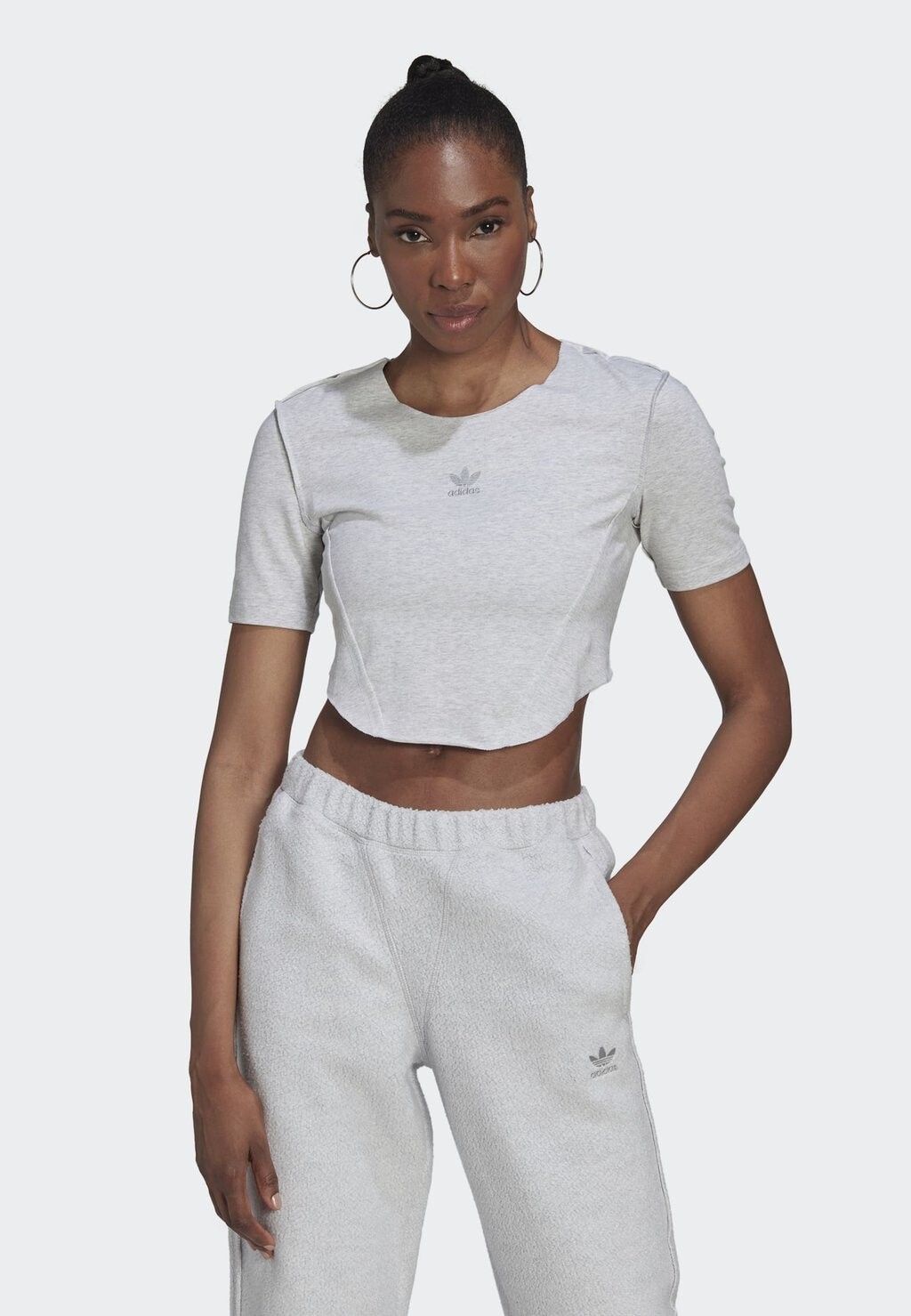 

Базовая футболка adidas Originals