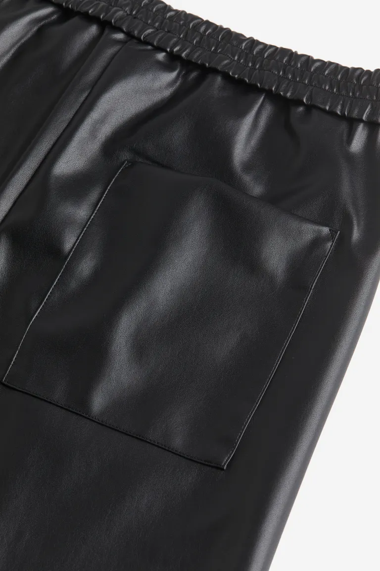 

Брюки с защипами H&M, черный