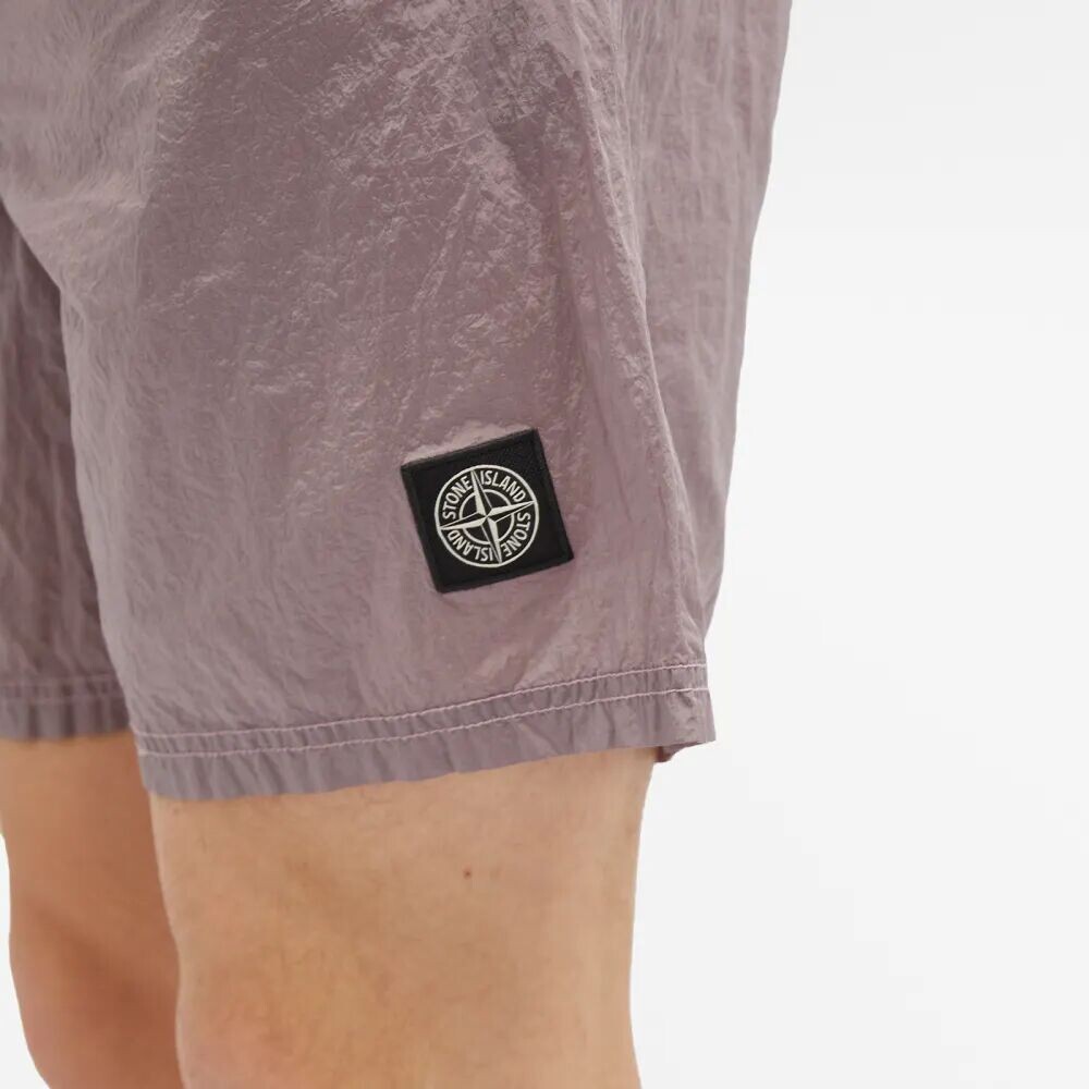 

Stone Island Нейлоновые шорты с эффектом металлик, розовый