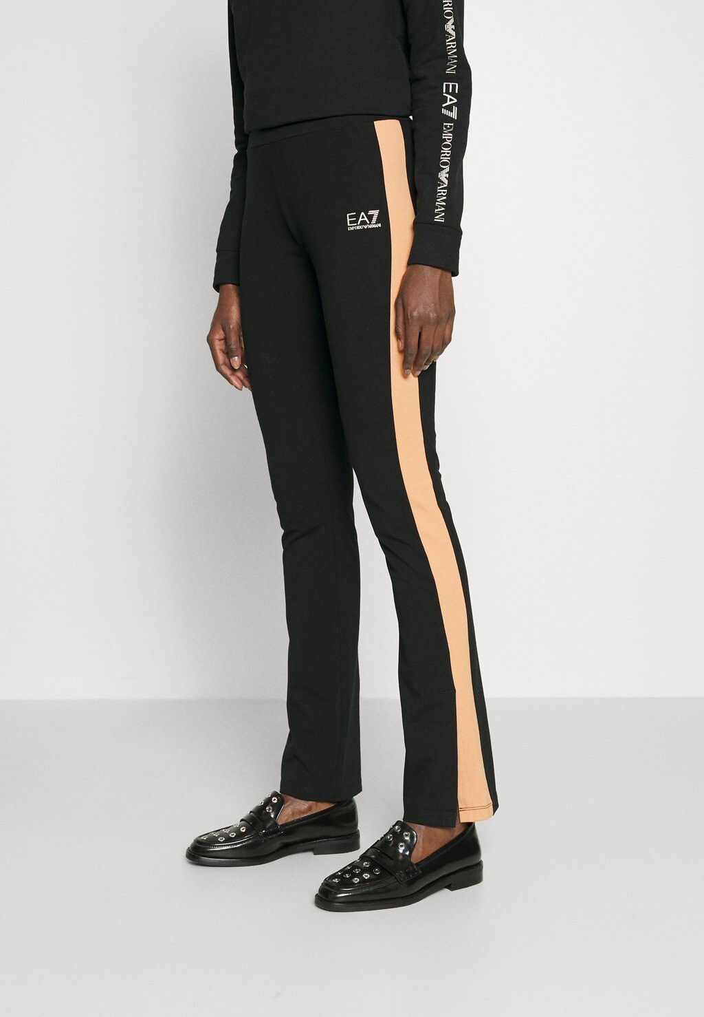

Спортивные брюки Trouser EA7 Emporio Armani, цвет black/light gold