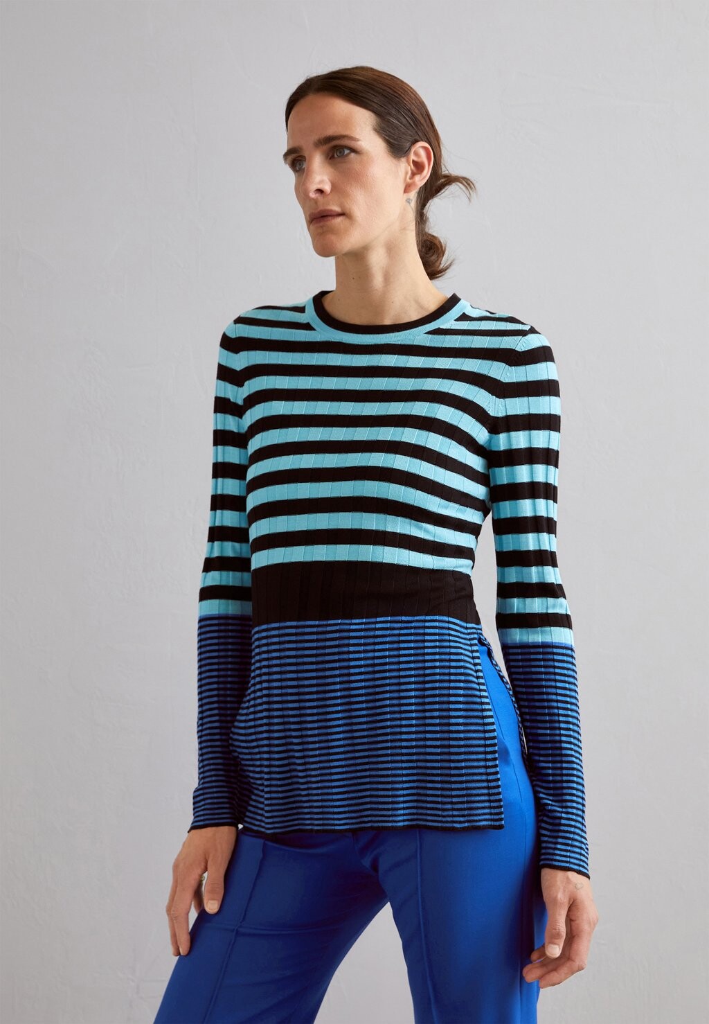 

Свитер Slinky Long Sleeve Proenza Schouler White Label, цвет aqua/black/oxford blue
