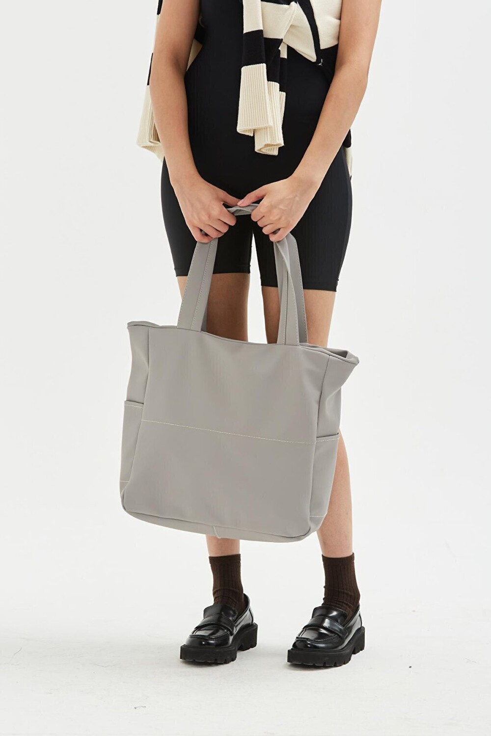 

Женская сумка Shopper Cecil большого размера серая Minebag