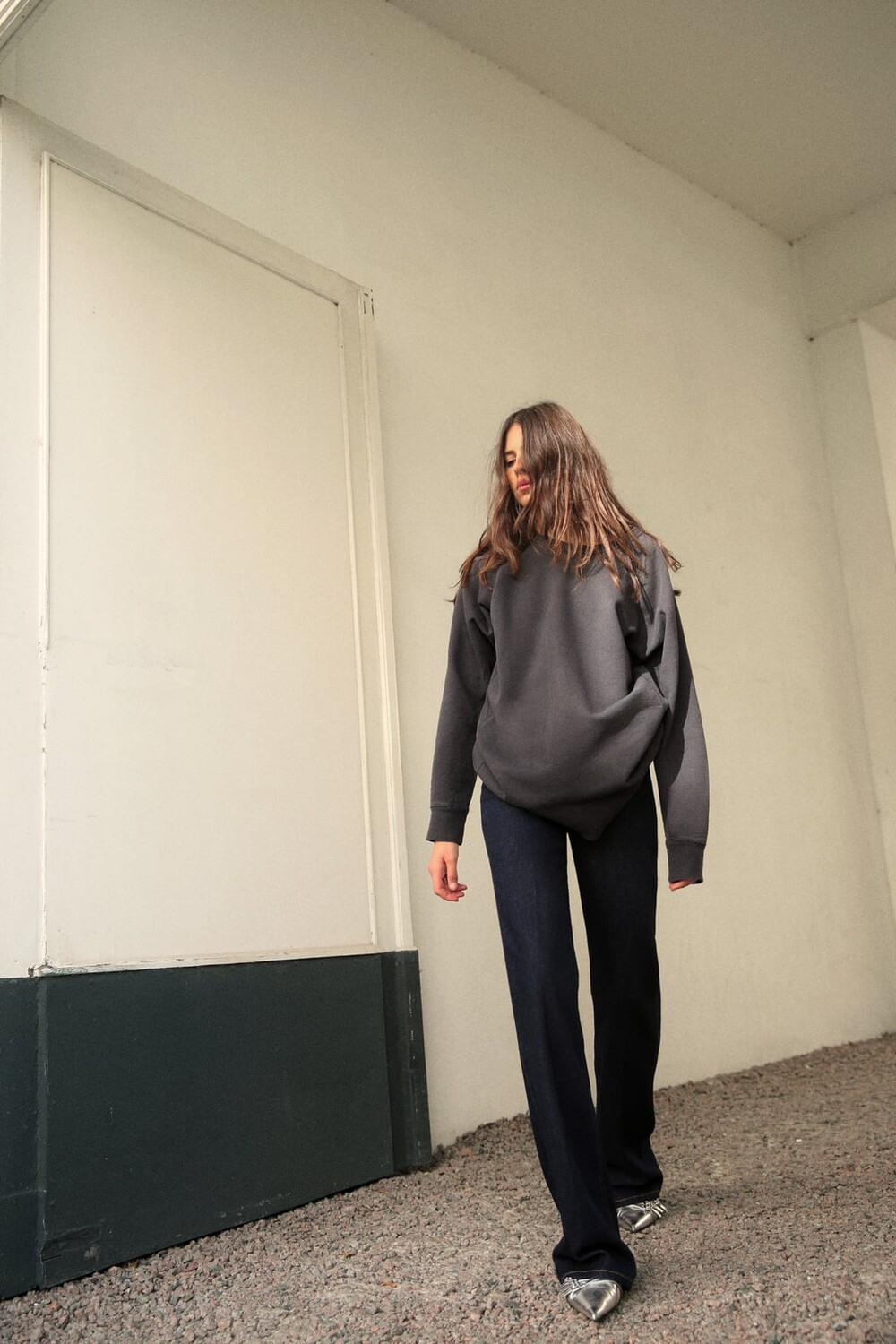 

Свитшот из тяжелого хлопка с эффектом линков ZARA, древесный уголь