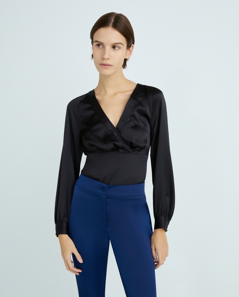 

Женская блузка с длинными рукавами и V-образным вырезом Marciano by Guess, черный