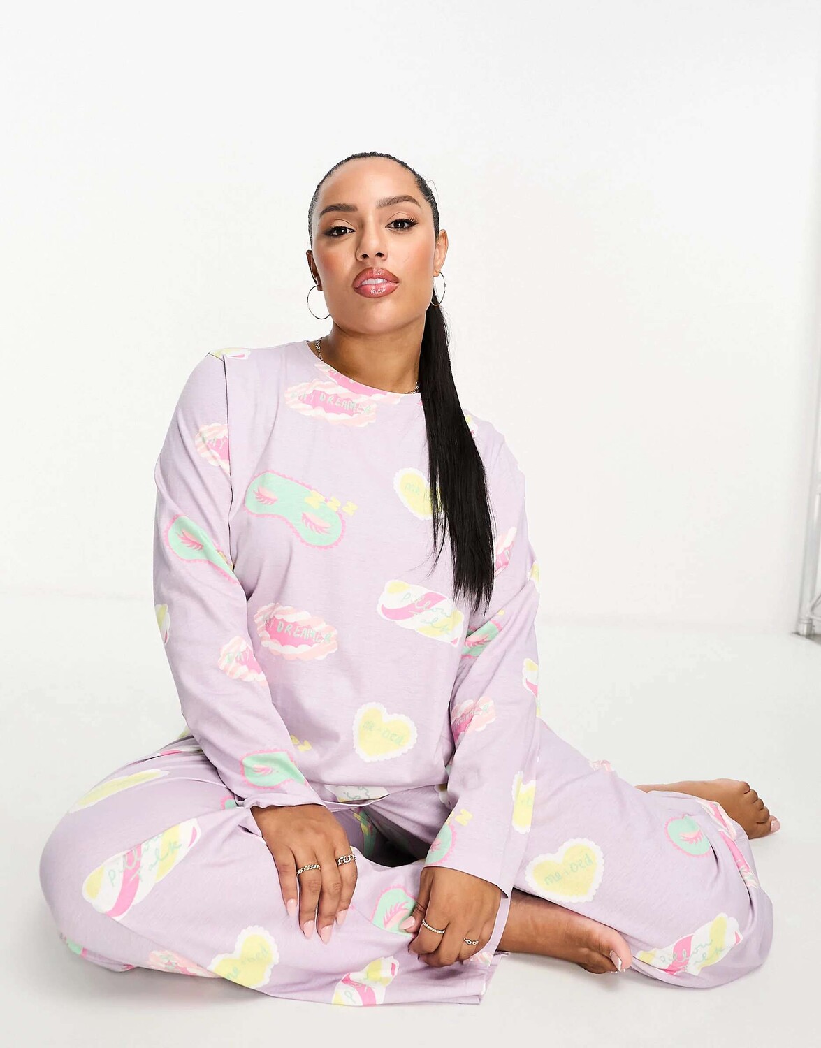 

Сиреневый пижамный комплект из топа с длинными рукавами и брюк ASOS Curve Daydream