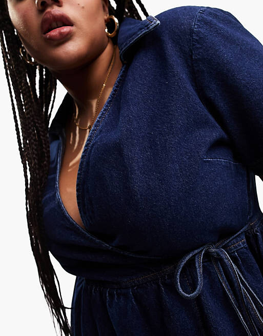 

Голубое джинсовое платье с запахом ASOS DESIGN Curve