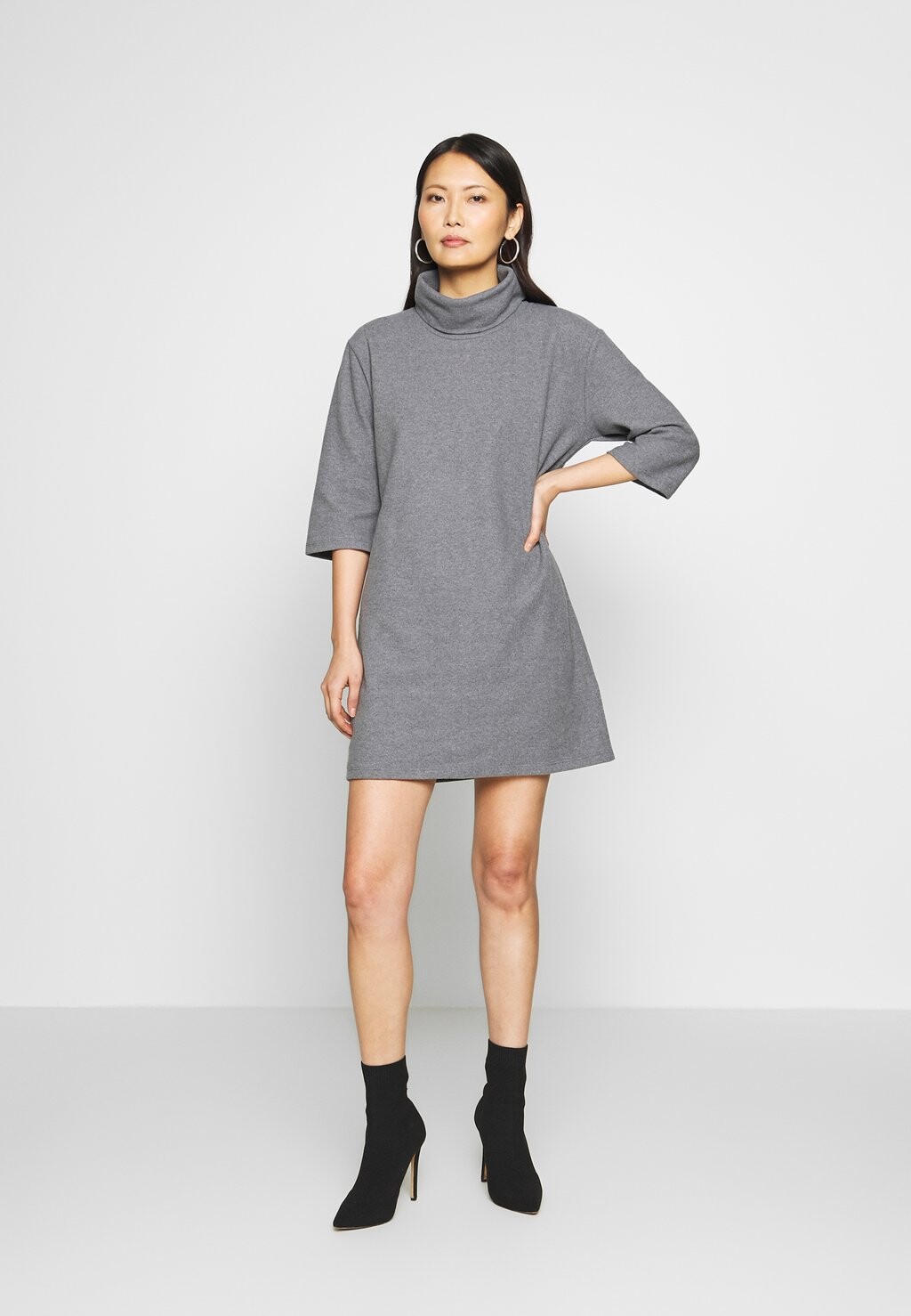 

Трикотажное платье Trendyol, цвет gray
