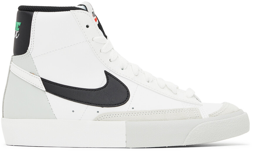 

Бело-серые детские кроссовки Nike Kids Blazer Mid 77 SE Big