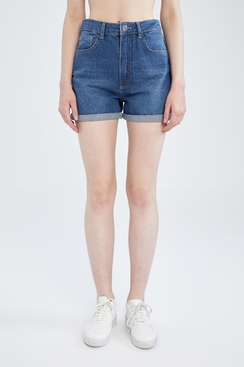 

Джинсовые шорты Mom Fit Mini из 100% хлопка DeFacto, синий