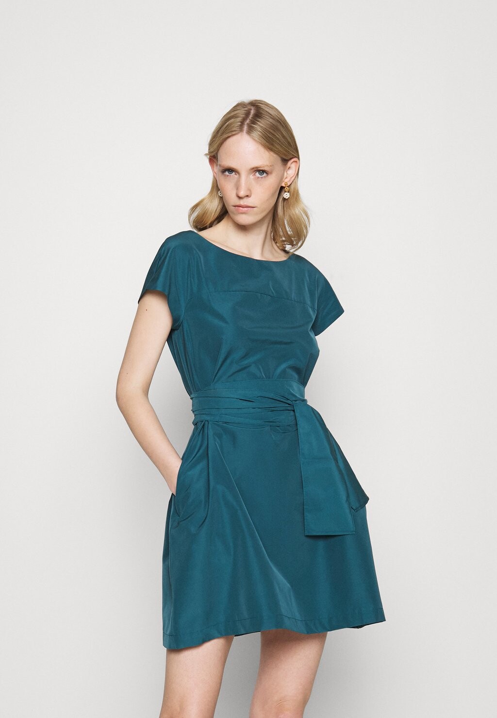 

Повседневное платье WEEKEND MaxMara