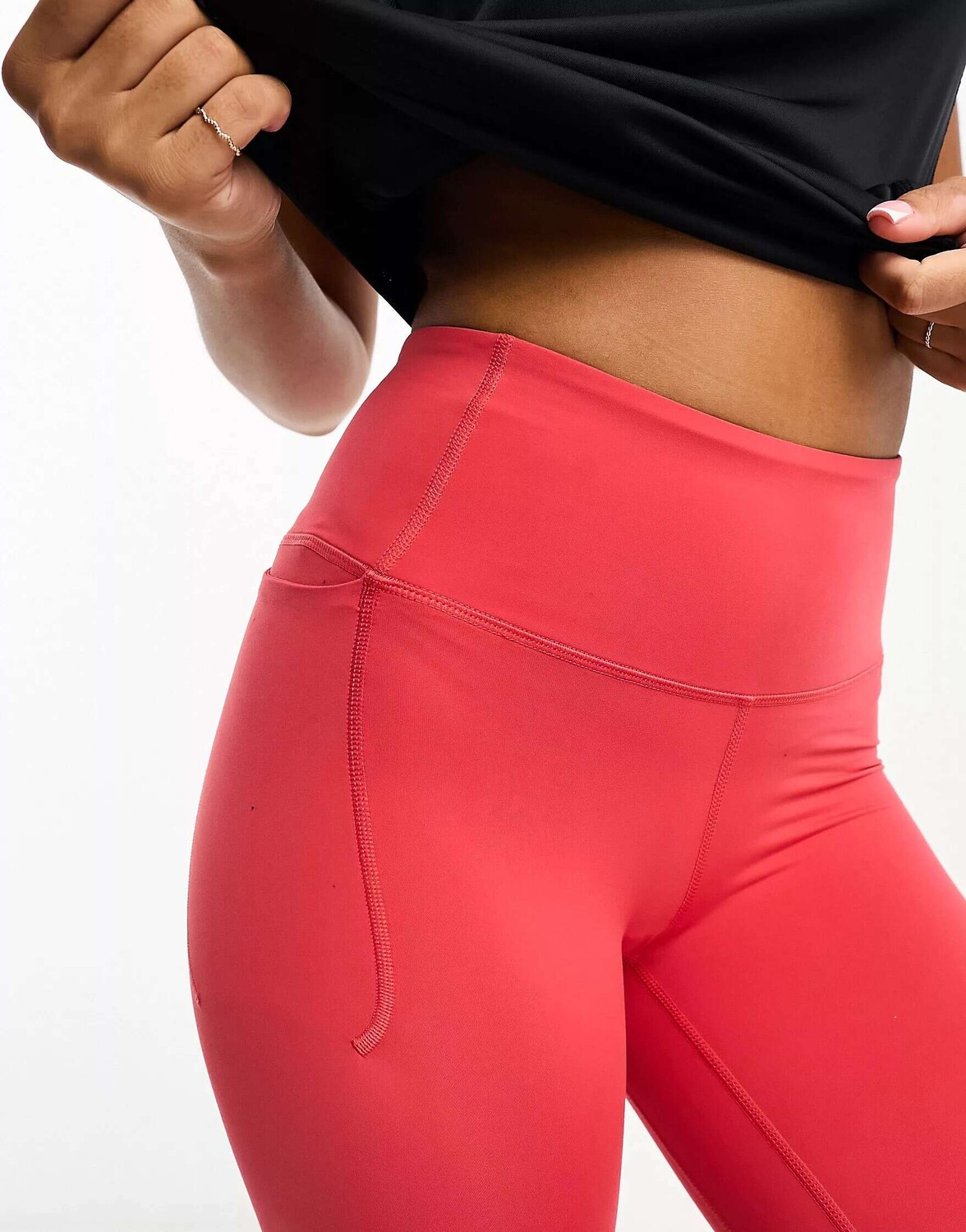 

Красные леггинсы Under Armour Meridian