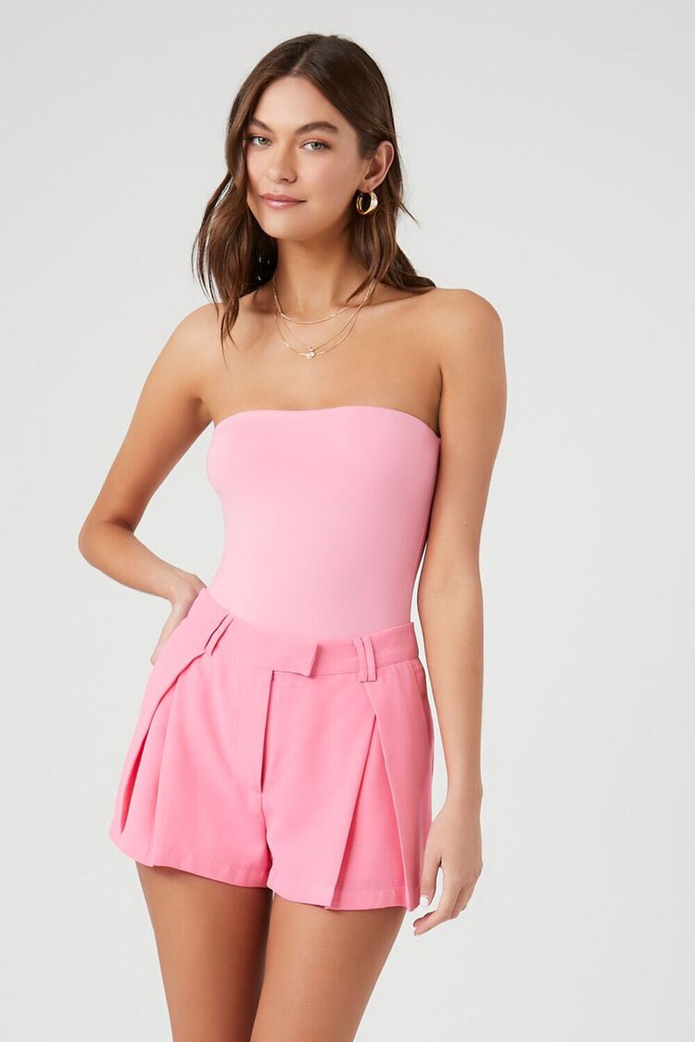 

Плиссированные шорты из крепа с высокой посадкой Forever 21, розовый