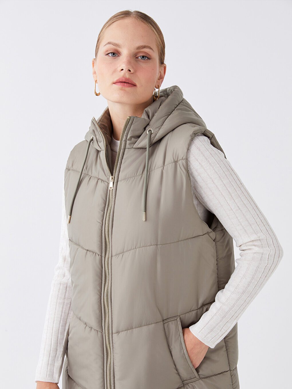 

Женский однотонный пуховик с капюшоном LCW Modest, светлый хаки