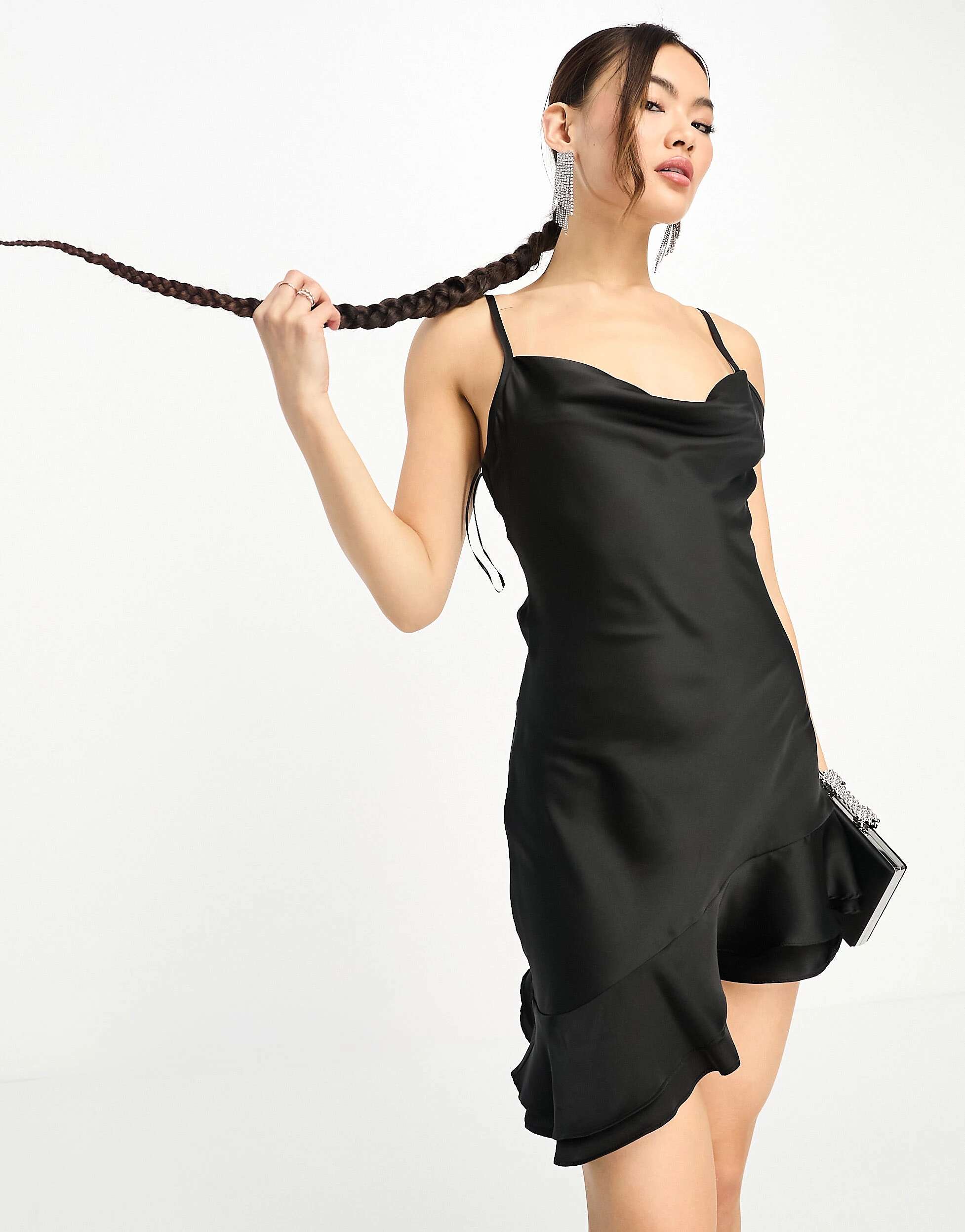 цена Черное атласное мини-платье трапециевидного силуэта NaaNaa