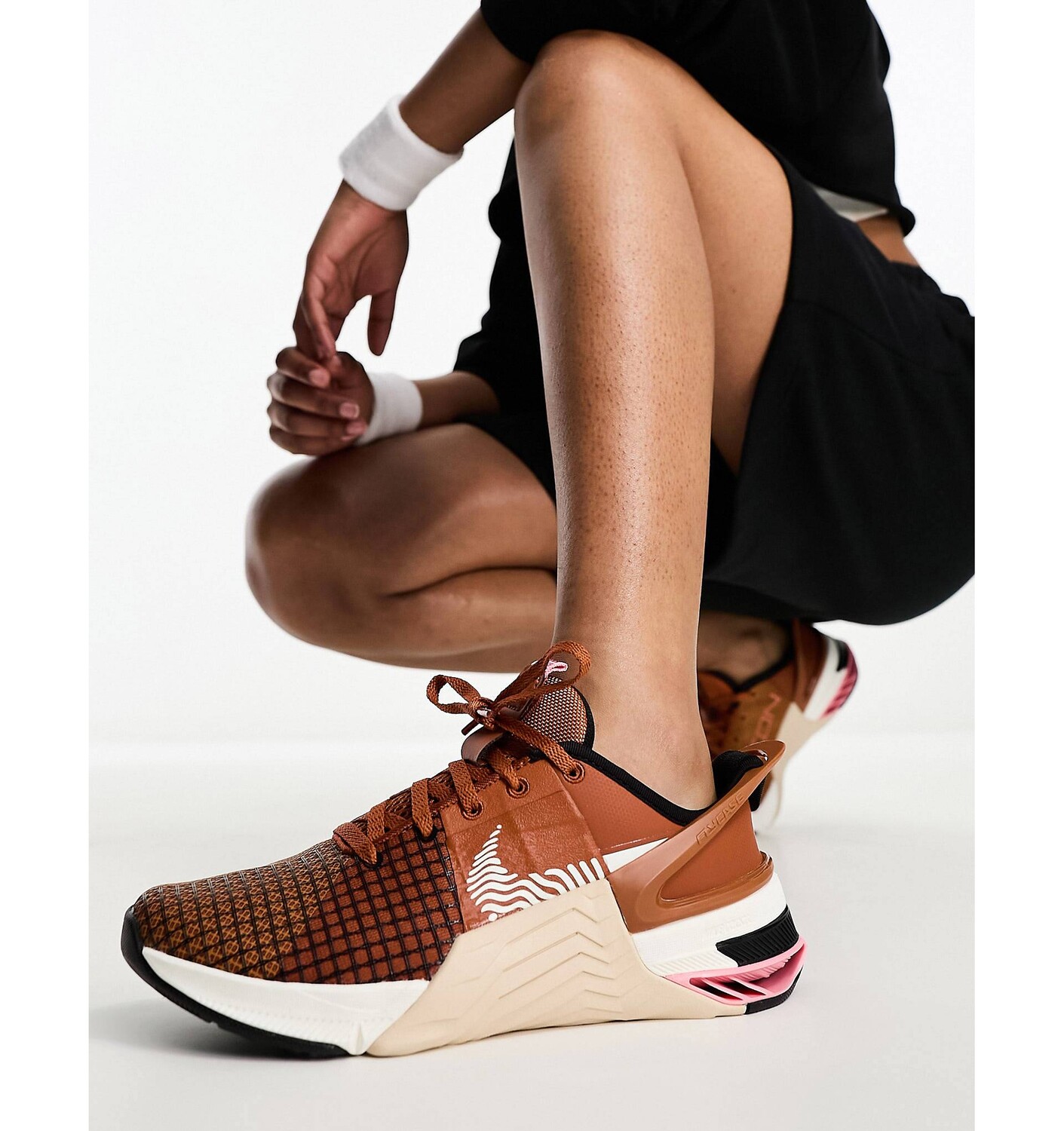 

Коричневые кроссовки Nike Training Metcon Flyease 8
