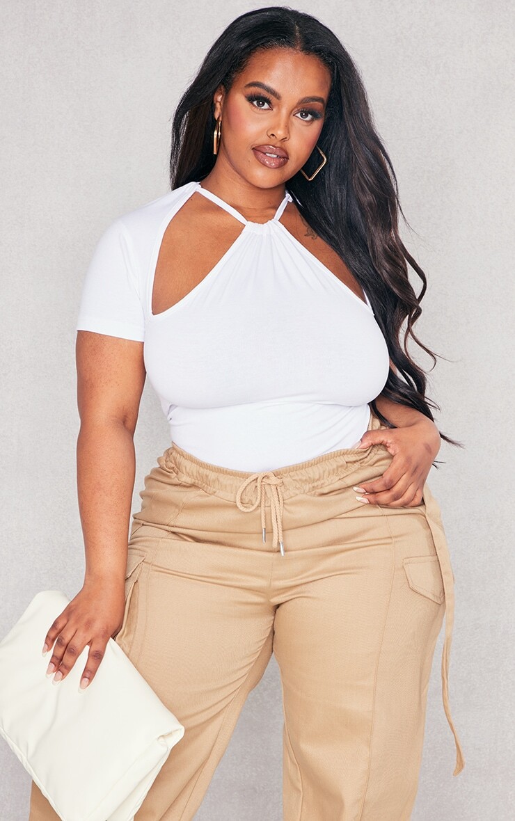 

PrettyLittleThing Белое боди плюс с завязками на шее и рукавами-крылышками