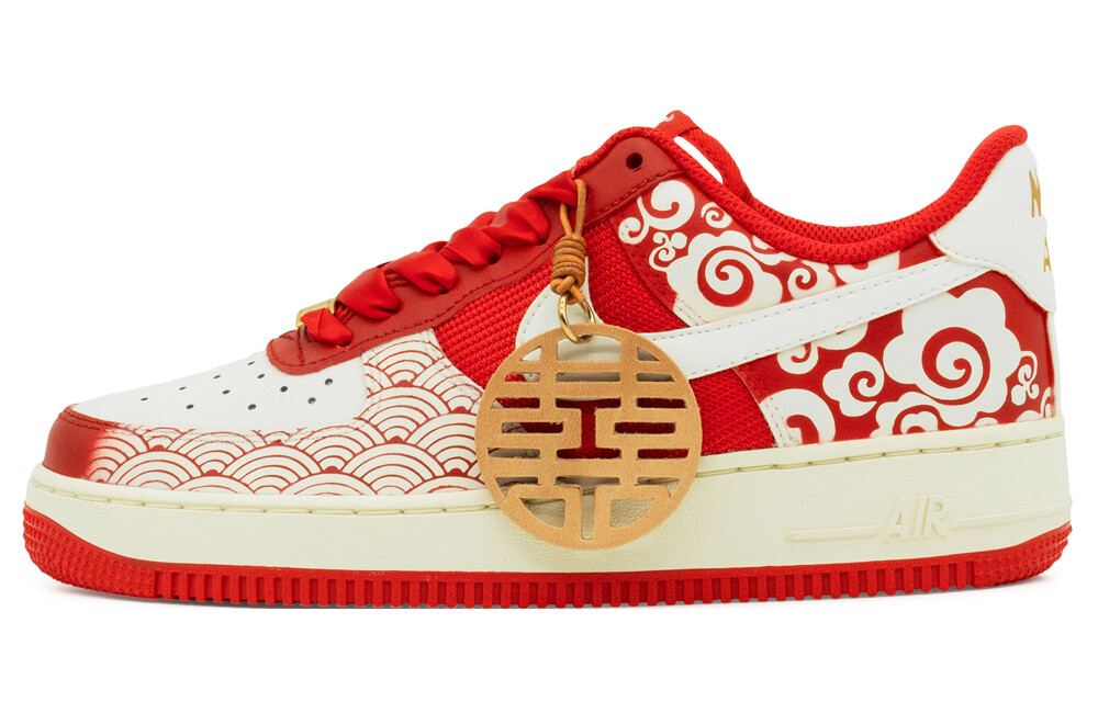 

Кроссовки Nike Air Force 1 '07 'Athletic Department - University Red', красный