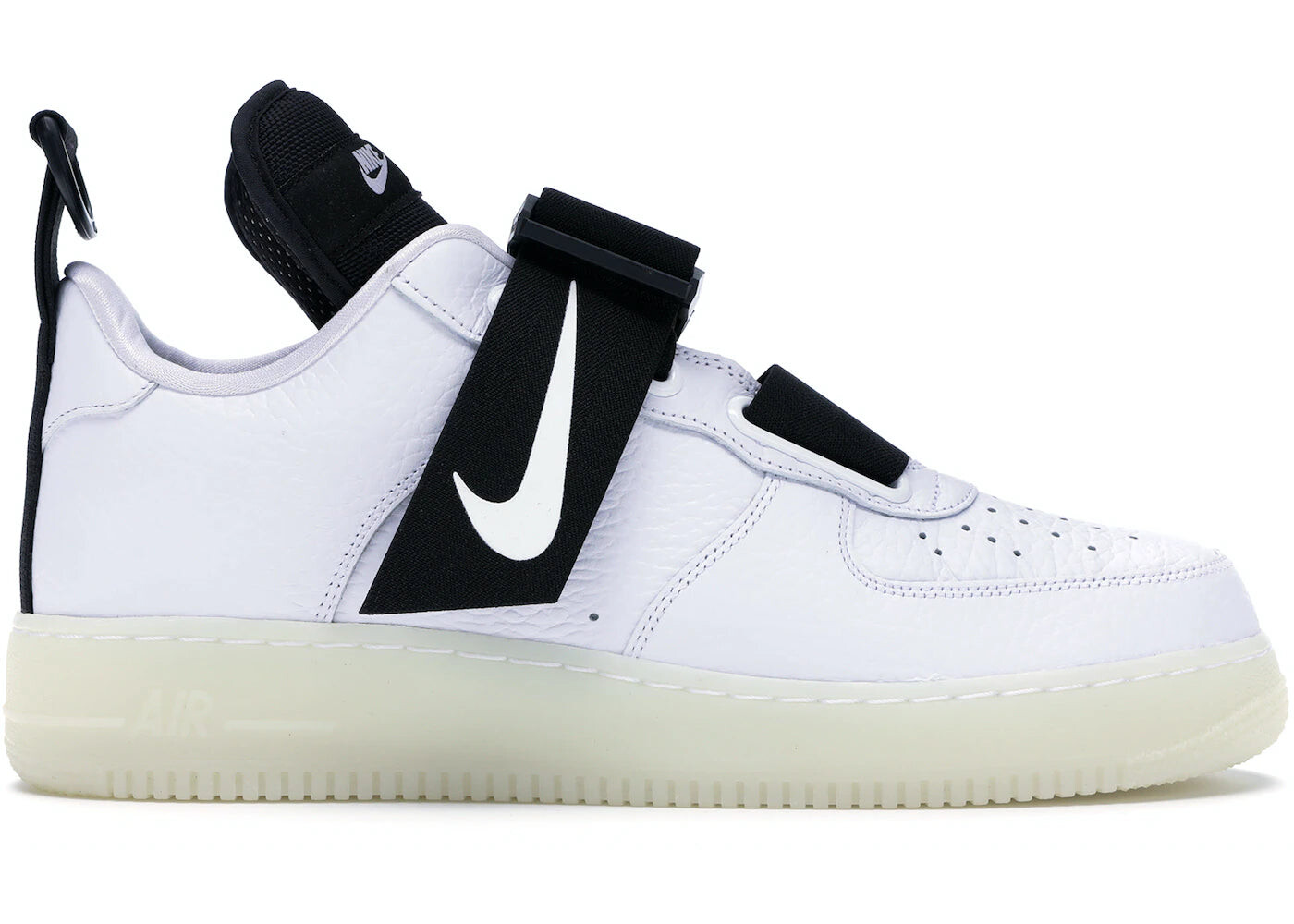 

Кроссовки Nike Air Force 1 Utility, черный / белый