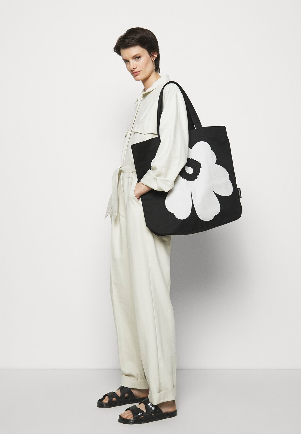 

Сумка-тоут Marimekko, черный