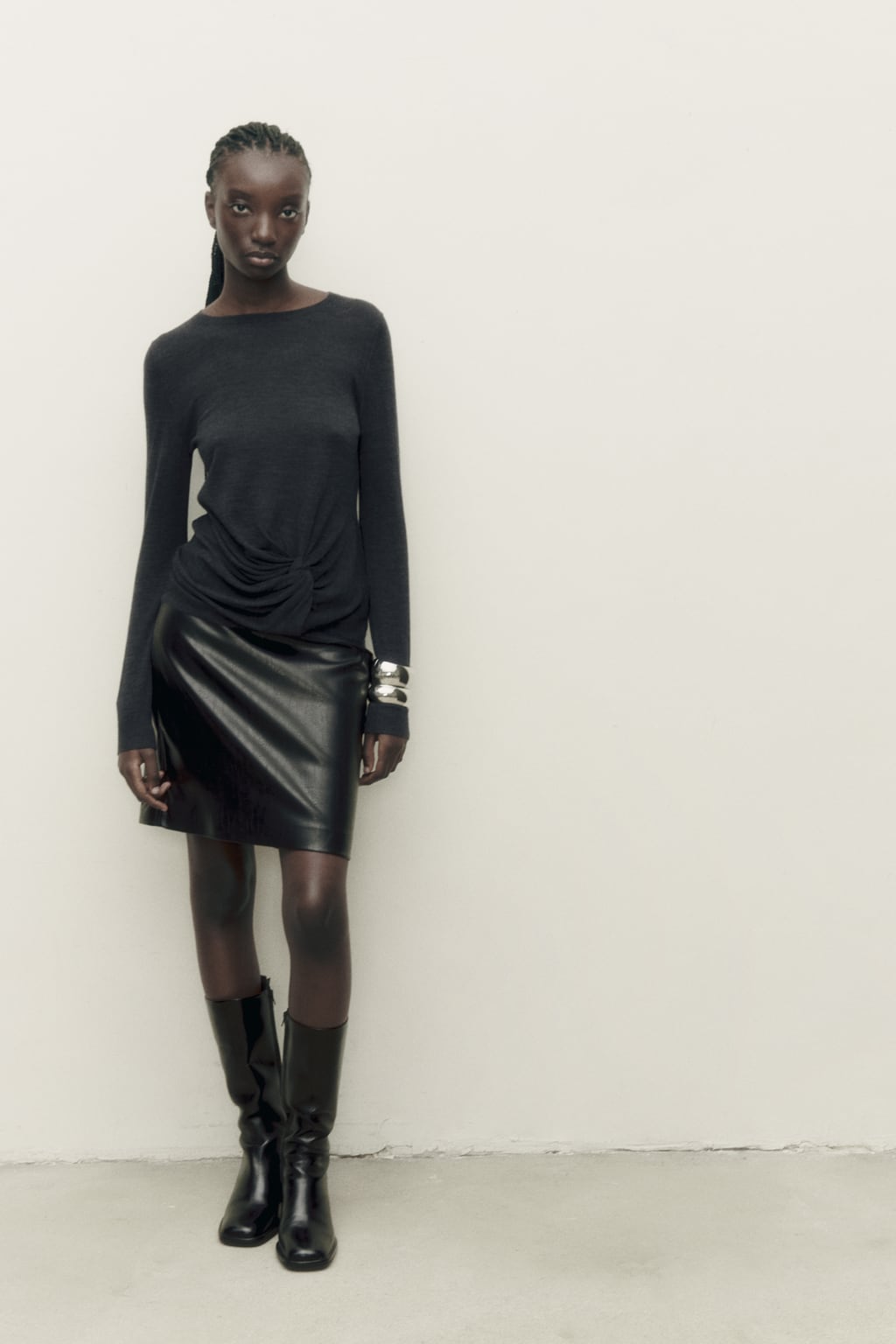 

Свитер с узлом из шерсти 100 ZARA, серый
