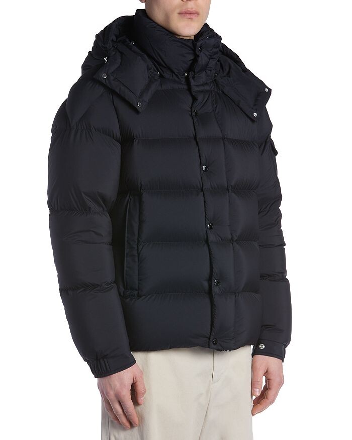 

Пуховик Moncler Vezere, черный
