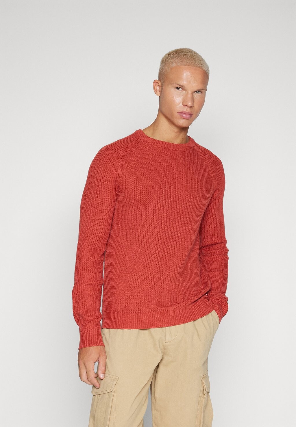 

Свитер JJPANNEL Jack & Jones, киноварь